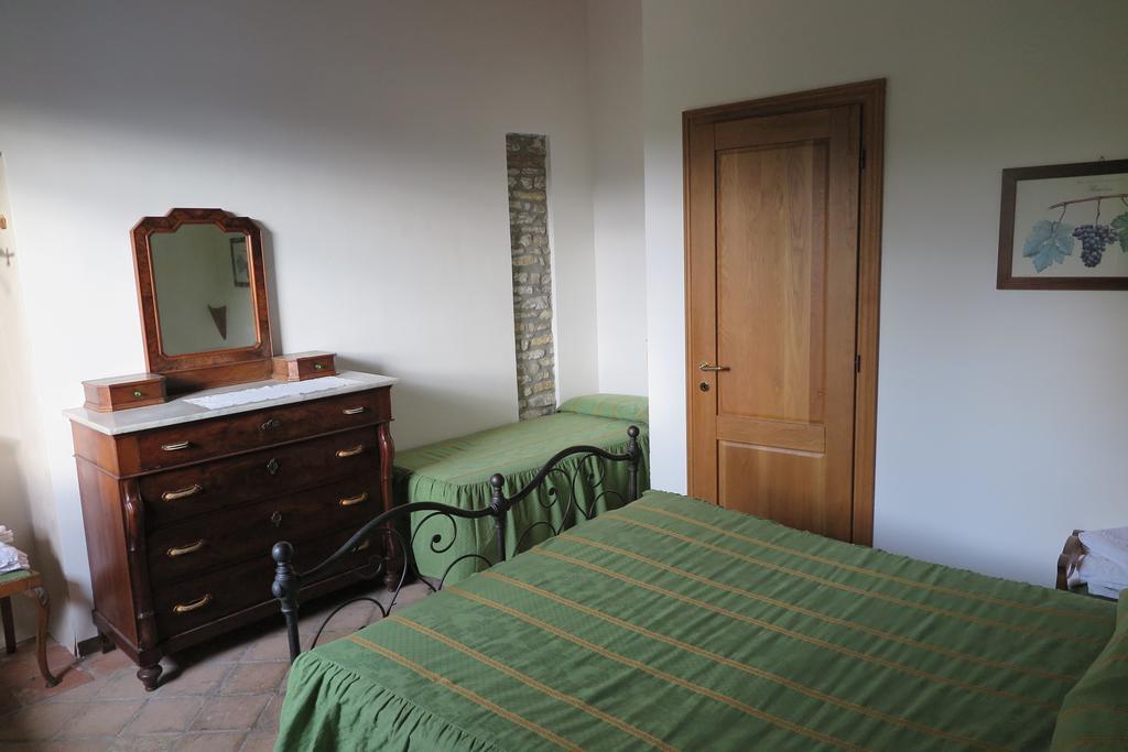 Agriturismo Rupestr Canelli Rom bilde