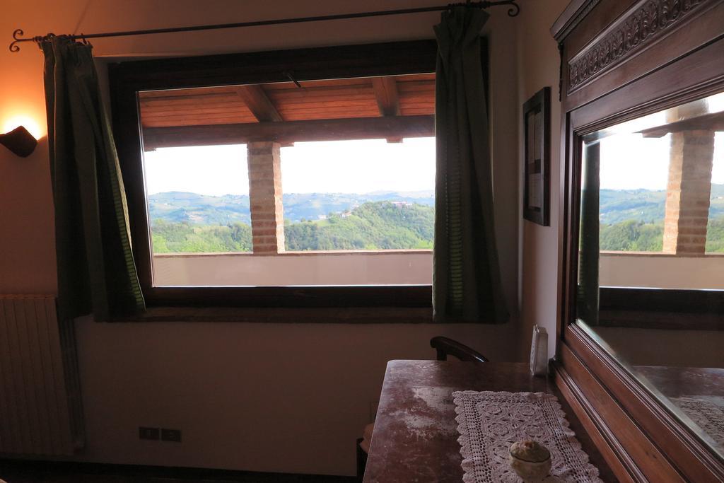 Agriturismo Rupestr Canelli Rom bilde